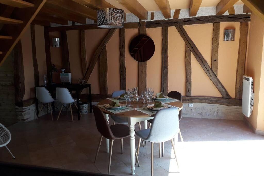 De Calme et D'eau Villa trois étoiles formule sans SPA 6 personnes wifi Ladon Exterior foto
