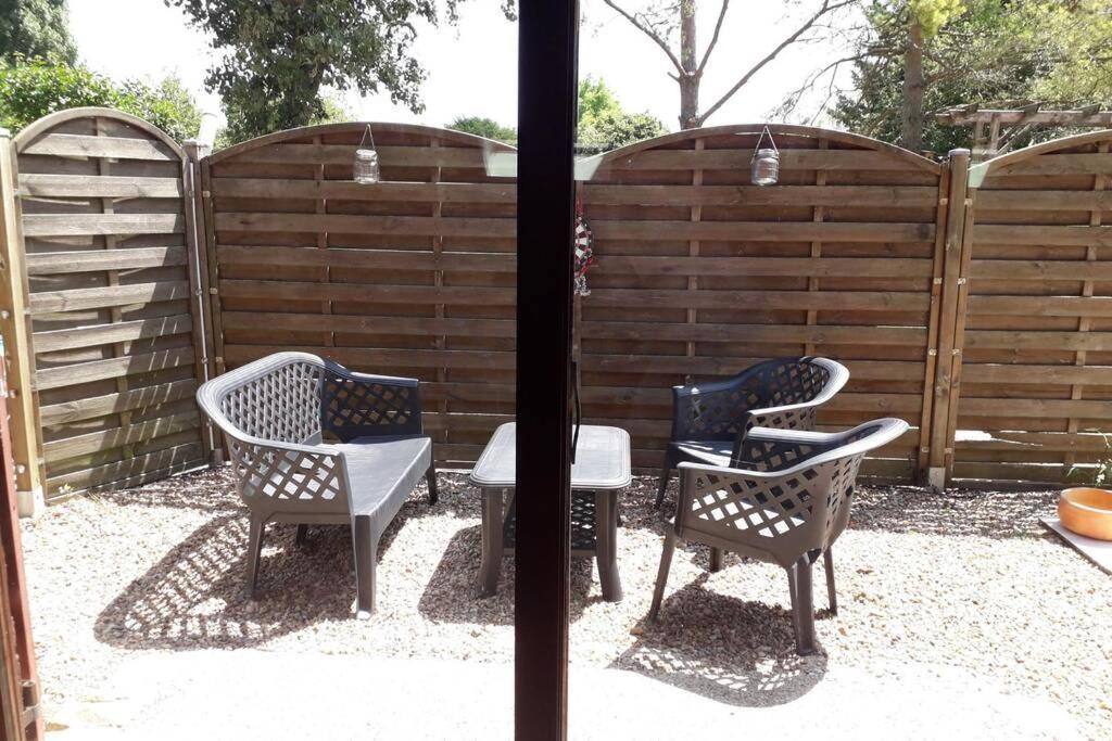 De Calme et D'eau Villa trois étoiles formule sans SPA 6 personnes wifi Ladon Exterior foto